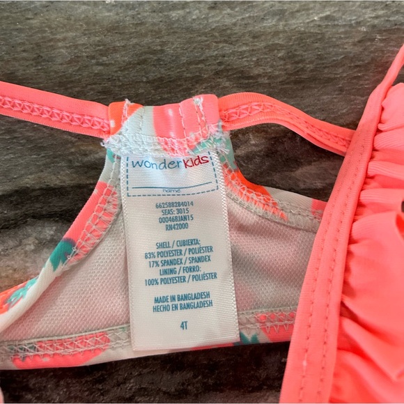 Adorable Girls Strawberry Swimsuit- 2piece Bikini- Size 4T - Picture 3 of 4